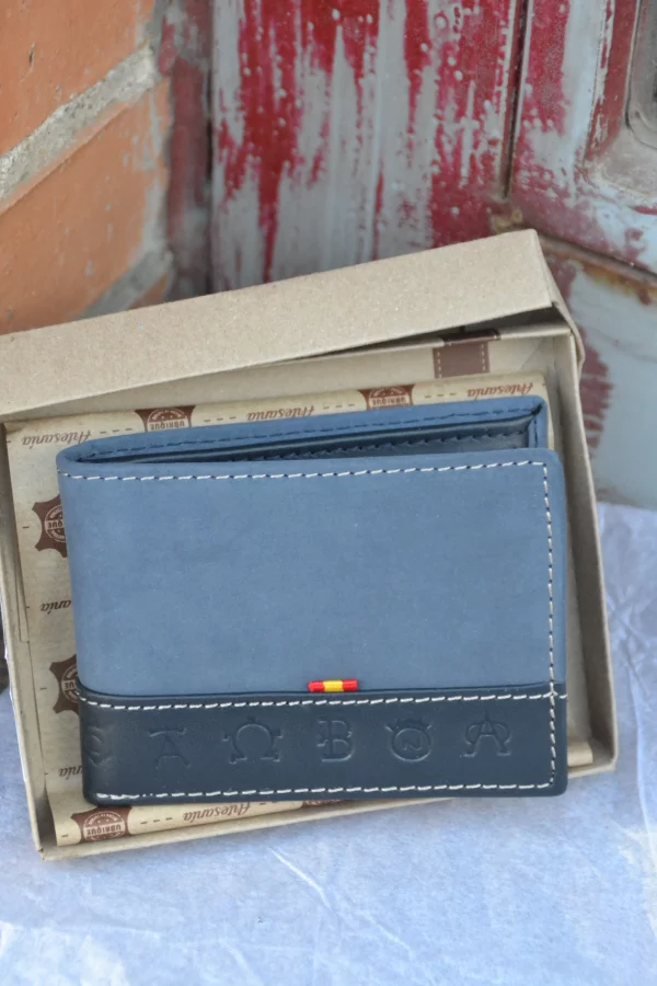 cartera de piel vuelta azul con hierros ( horizontal )